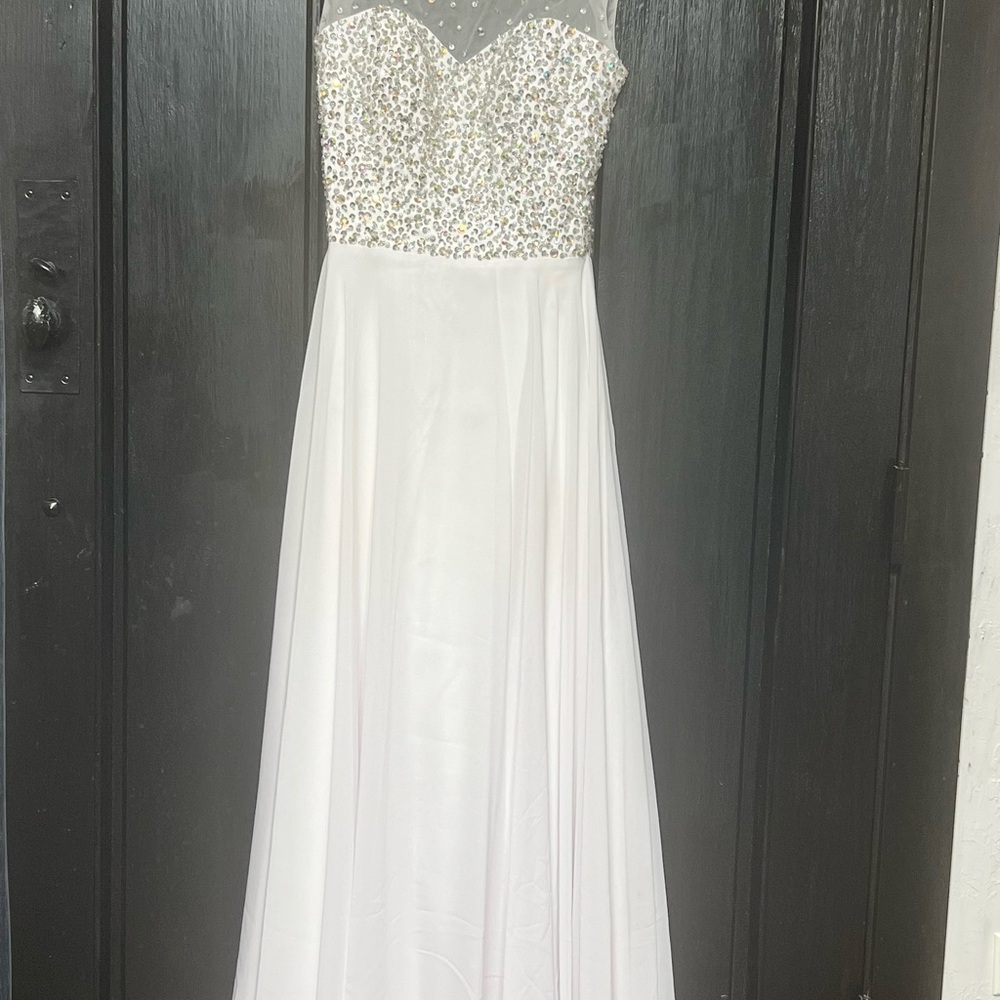 Stunning white dress with beading/crystals, open back, perfect for prom!